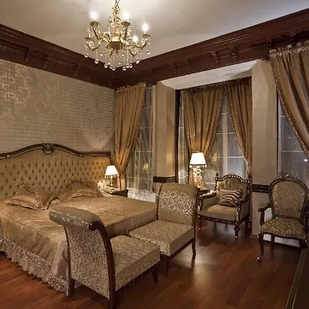 Ascot House *