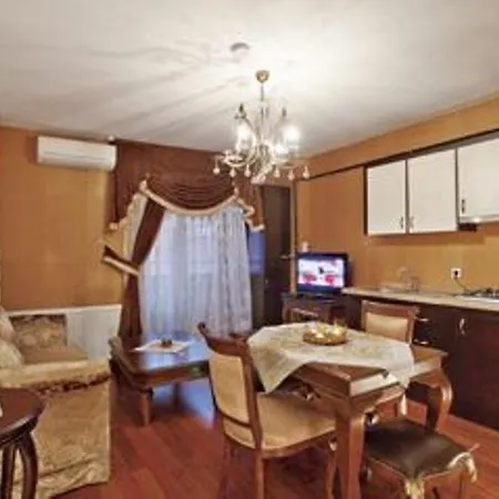 Ascot House Апартаменты *